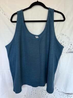 Set of Two Old Navy Women's Plus Size Tank Tops, 3X